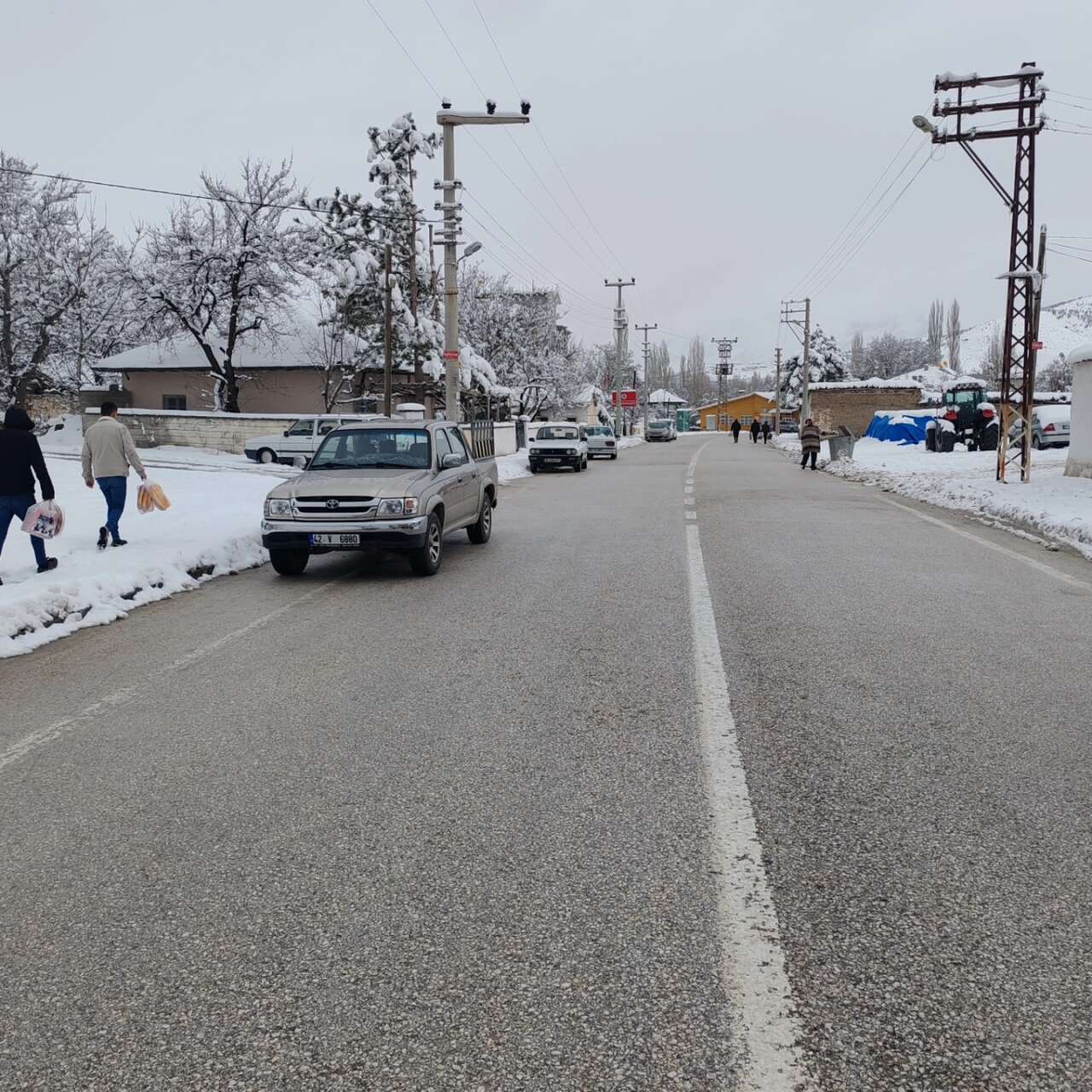 Konya’da kar kalınlığının 1 metreye yaklaştığı ilçe şölen sunuyor 11